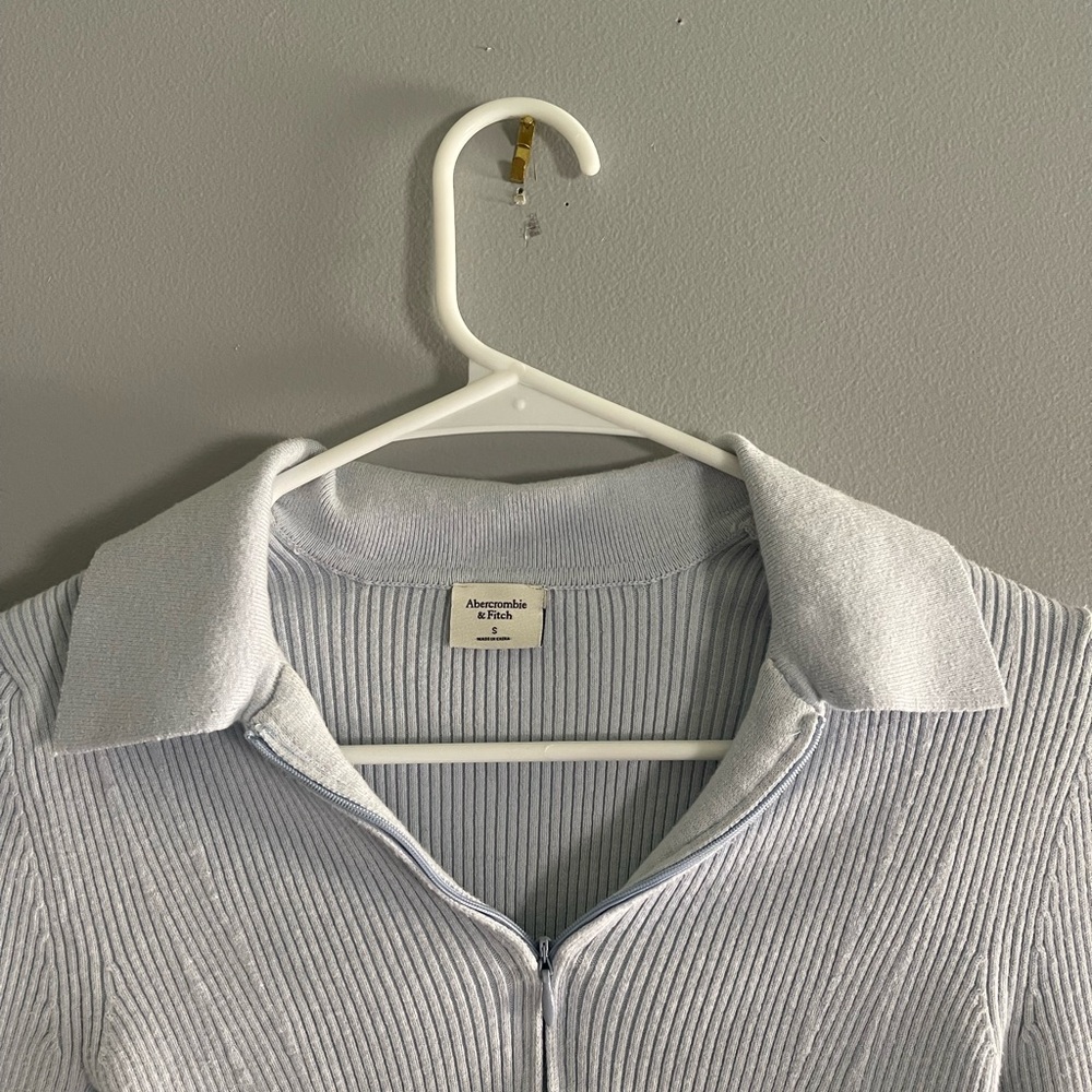 Light Blue Ribbed Collared Sweater - Picture 2 of 3